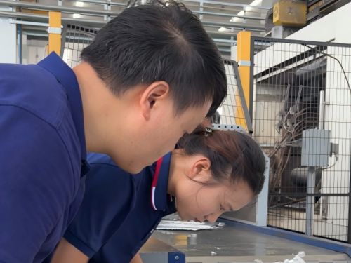 最新の企業ブログについて Sweltering Heat Can’t Deter Enthusiasm: EMT’s 